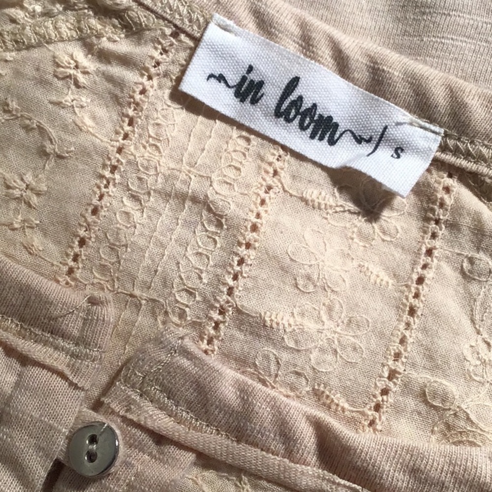 In Loom top short sleeve cream floral pattern, eyelets, floral detailing S - Picture 4 of 4